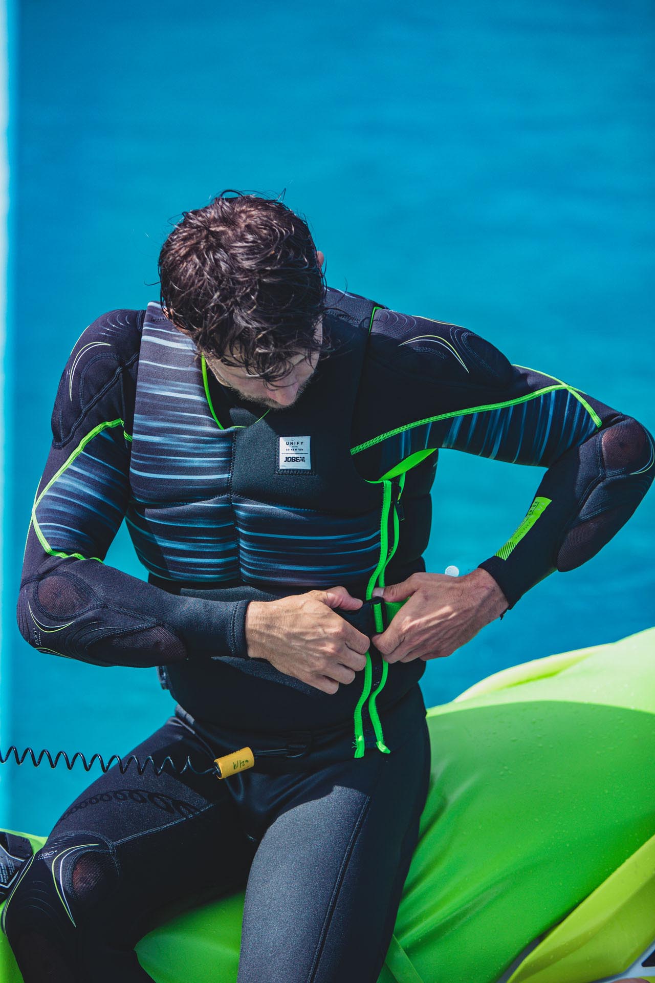 JOBE-UNIFY-SIDE-ENTRY-VEST-BLACK