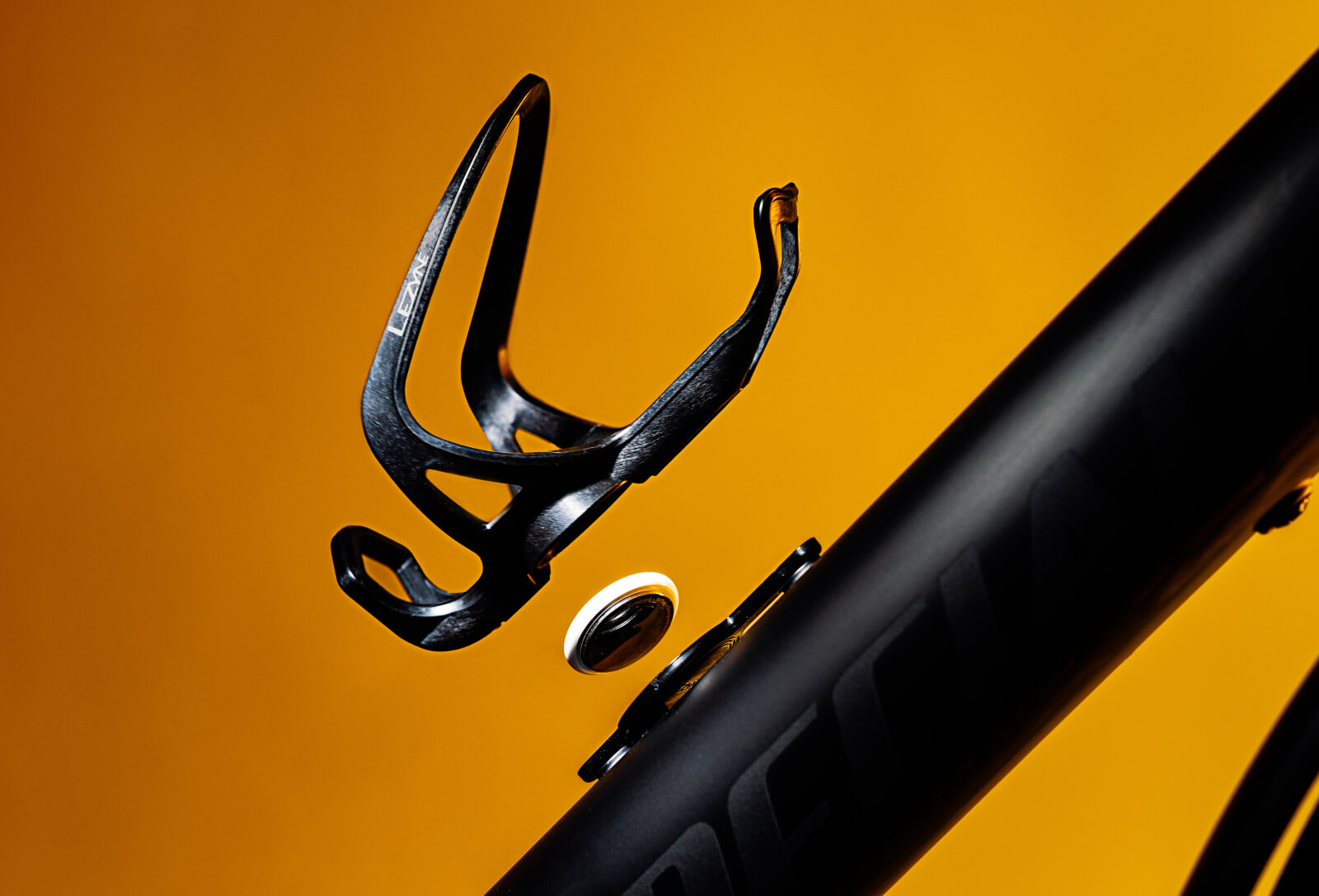 lezyne-wasserflaschenhalter-matrix-air-cage_3