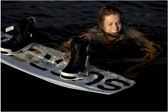 RONIX_SUPREME_WAKEBOARD_2022