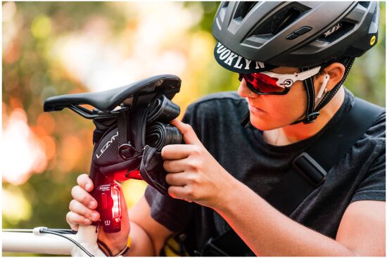 LEZYNE SADDLE BAG CADDY M -4