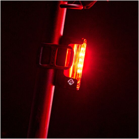 lezyne-strip-pro-ai-alert-400-_1